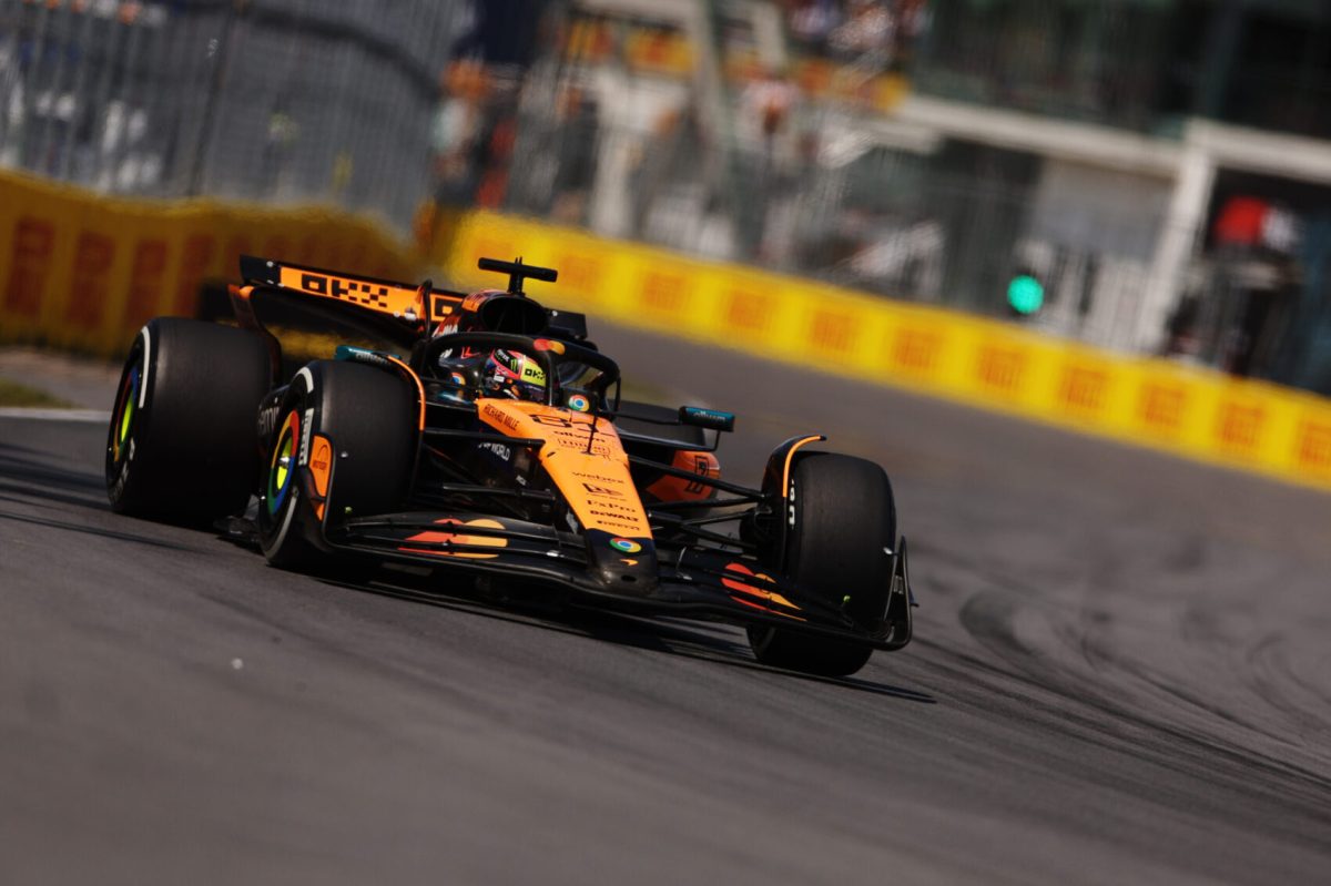 A McLaren autói: az ellenfeleket fejükön kapja