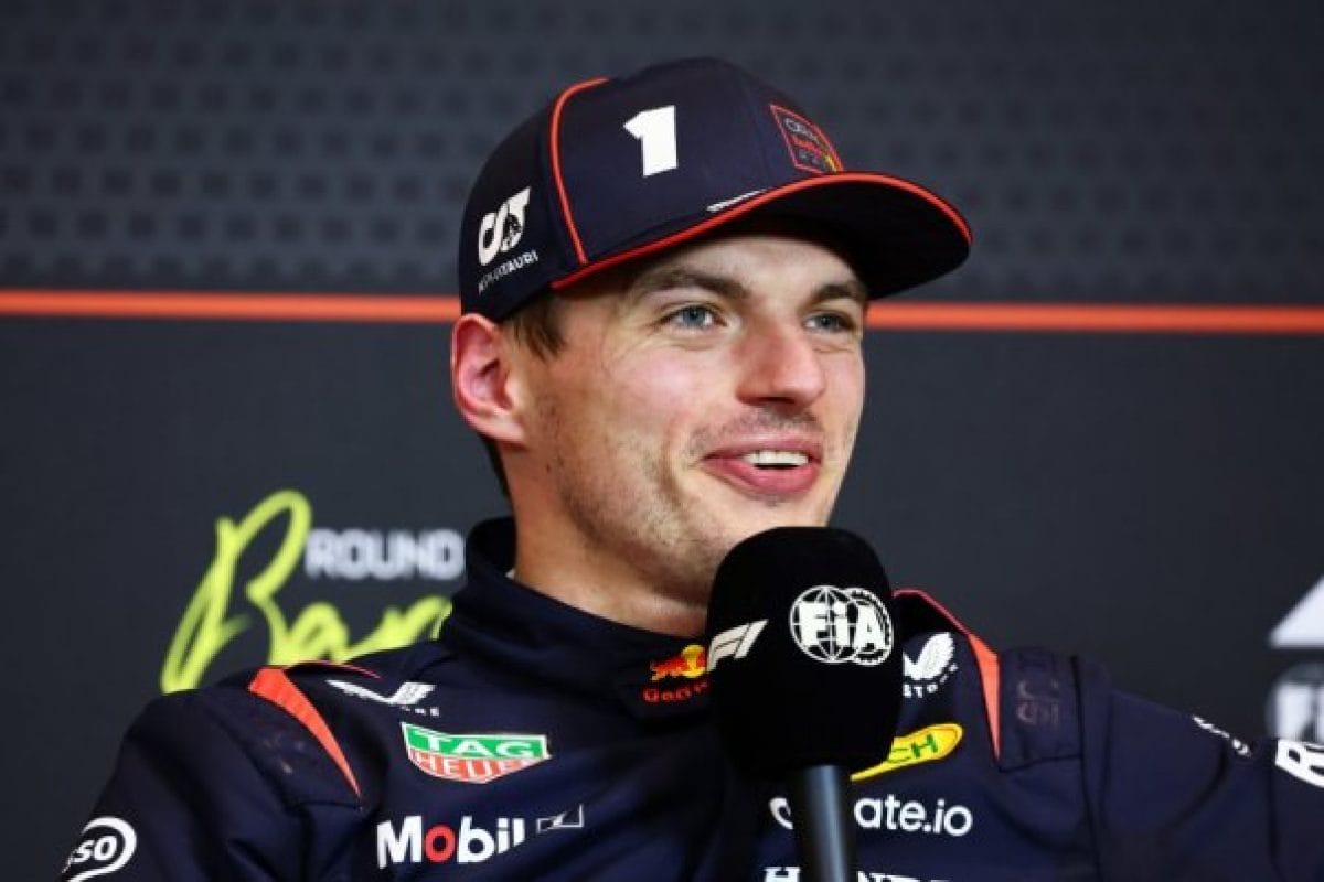 Nagy felhajtás az F1-ben: Verstappen bocsánatot kért, Drugovich érkezése közelít