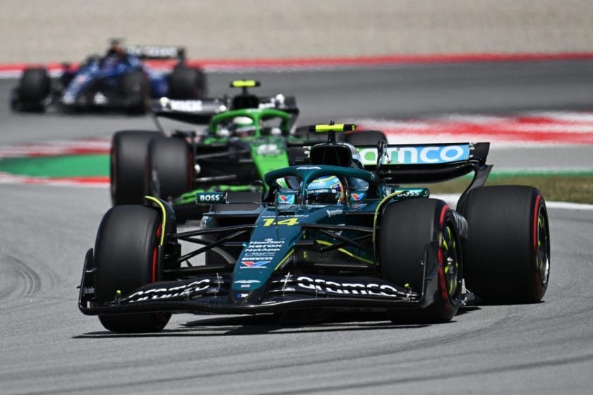 Aston Martin súlyos csalódás Alonsó számára: kénytelen volt szakítani az alapelveivel a pontszerzésért