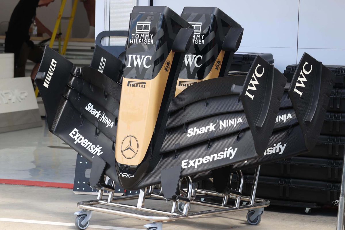 Tom Cruise a F1-es film londoni premierjén: A hollywoodi sztár felbukkanása a vörös szőnyegen