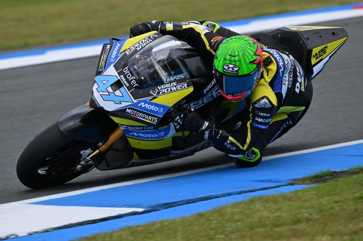 Az őszi Assen nagydíj első futamán Varga Tibor kiváló teljesítményt nyújtva újabb pontszereplésre tett szert