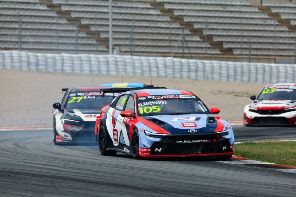 TCR: Michelisz kétszer a dobogó közelében Valenciában