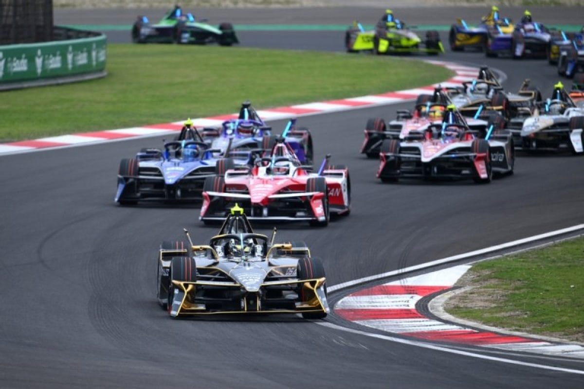 Formula-E: DS Penske Szárazon, Cassidy Megvillant Esőben Sanghajban