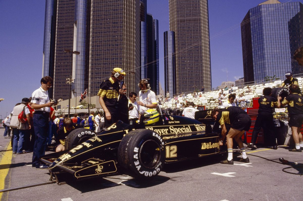 Ayrton Senna botrányt kavart azzal, hogy inkább focimeccset nézett