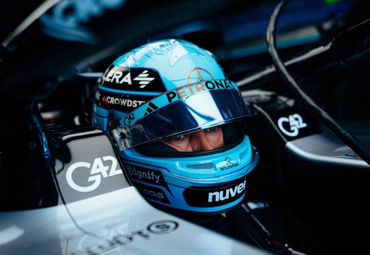 A Mercedes hibátlan teljesítményt nyújtva vezető pozícióba került a Leclerc nélkül rendezett második edzésen