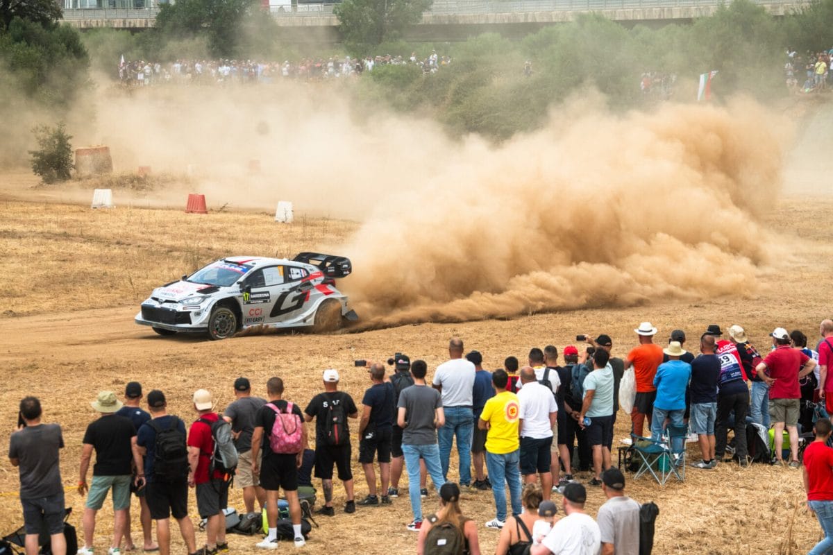 Egy versenyző kivételével sok időt vesztettek a Toyotások a Szardínia Rally első szakaszán