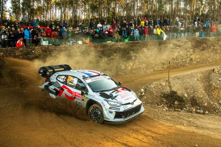 A Toyota lendületes Szardínián: Ogier a leggyorsabb