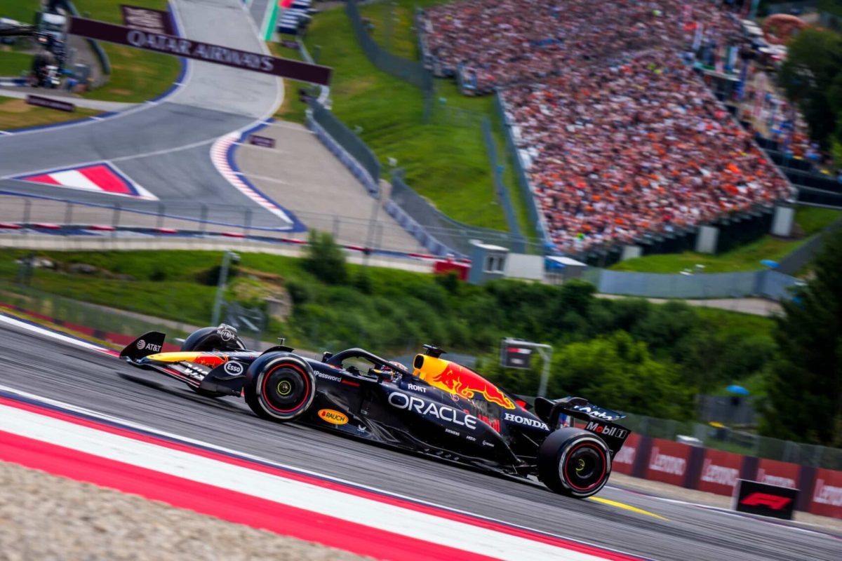 Verstappen nem várt helyről kapott segítséget, de pont semmire nem ment vele