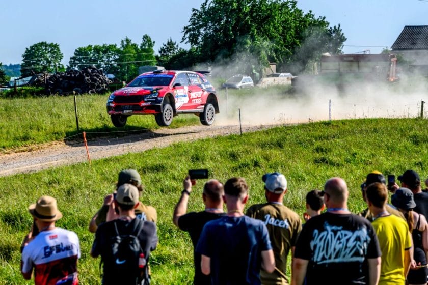 Sesks magabiztos, Hadik egyedül a második helyért küzd a Lengyel Rallyn