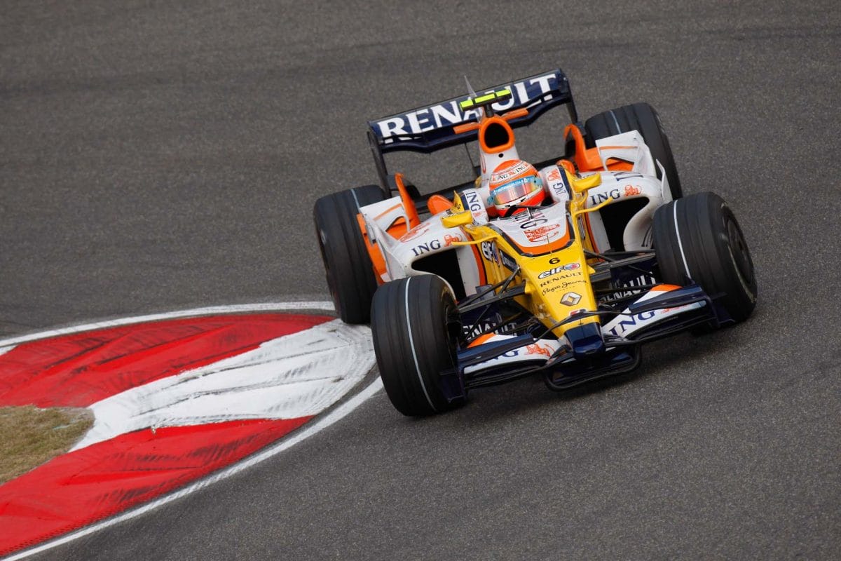 Az ellenállhatatlan tagadás – Briatore cáfolja Piquet-bevallást a falhoz toltásról 2008-ban