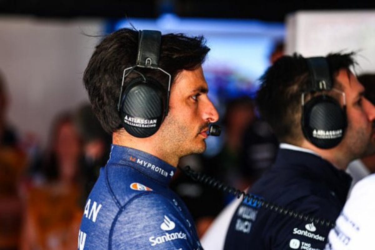 Sainz: Az érzelmeim elárulják, hogy a jövőre való összpontosítás most nem opció
