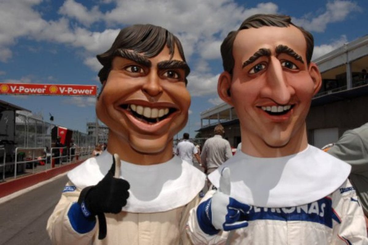 A bátorság és határozottság: Kubica állva szembenéz a Villeneuve-rajongókkal