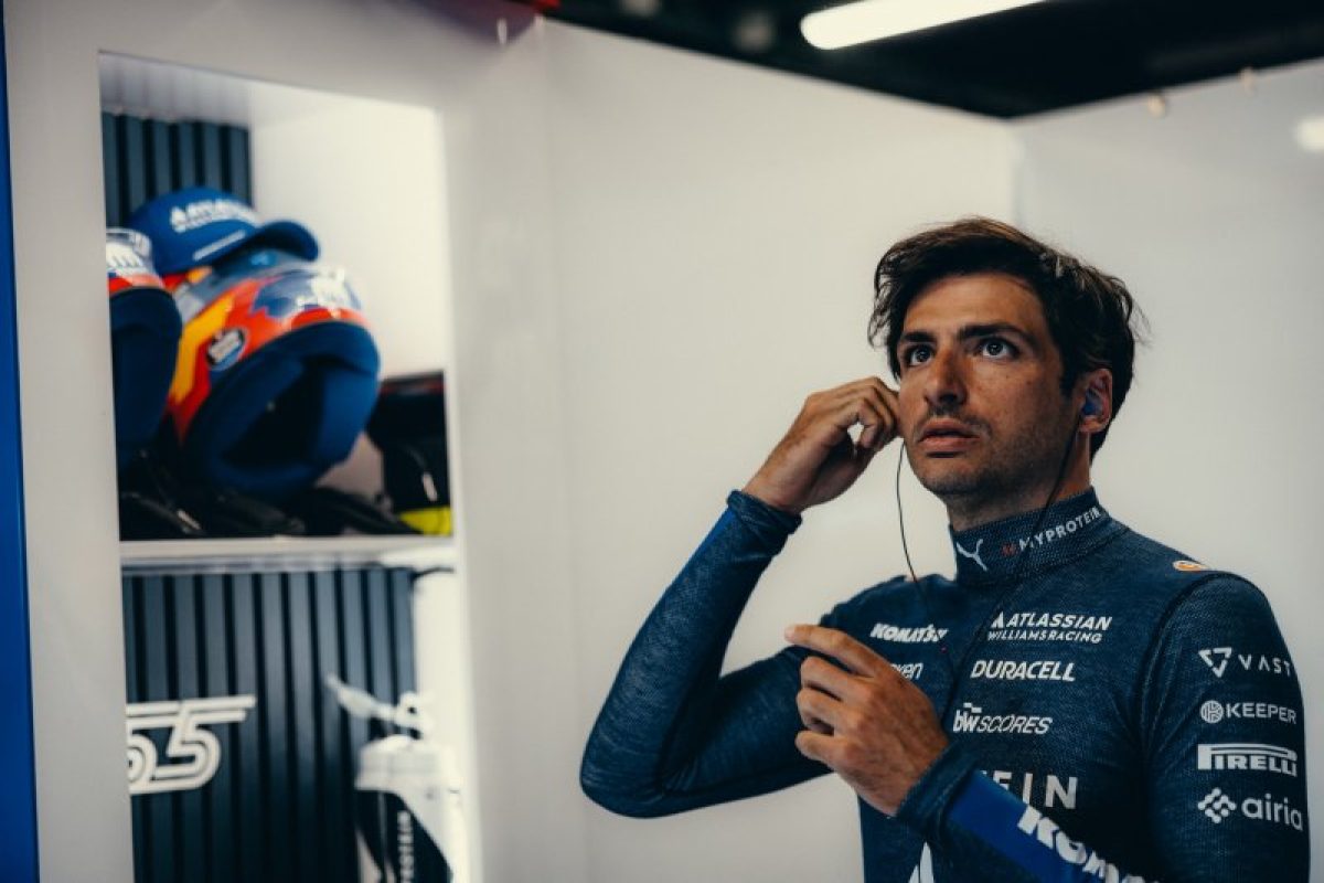 Színészi karrier lehetne a jövőjük? Brad Pitt szerint Sainz, Gasly és Hamilton