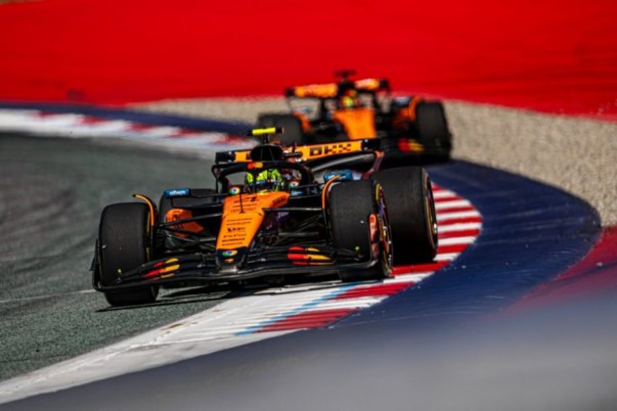 Megdöbbentő látvány: Horner elbűvölve a McLarenek teljesítményét figyeli