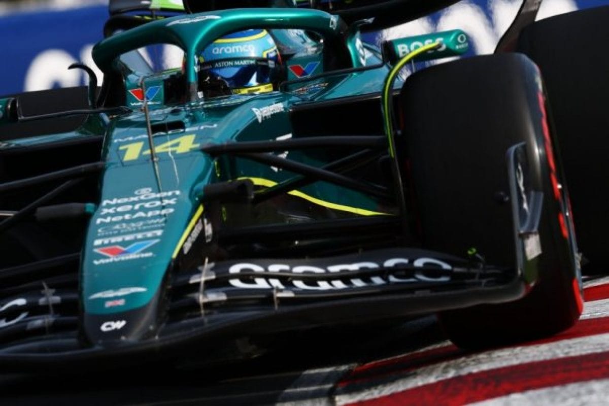 Alonso tanácstalan: Az Aston Martin helyzetéről kapott információ hiányos