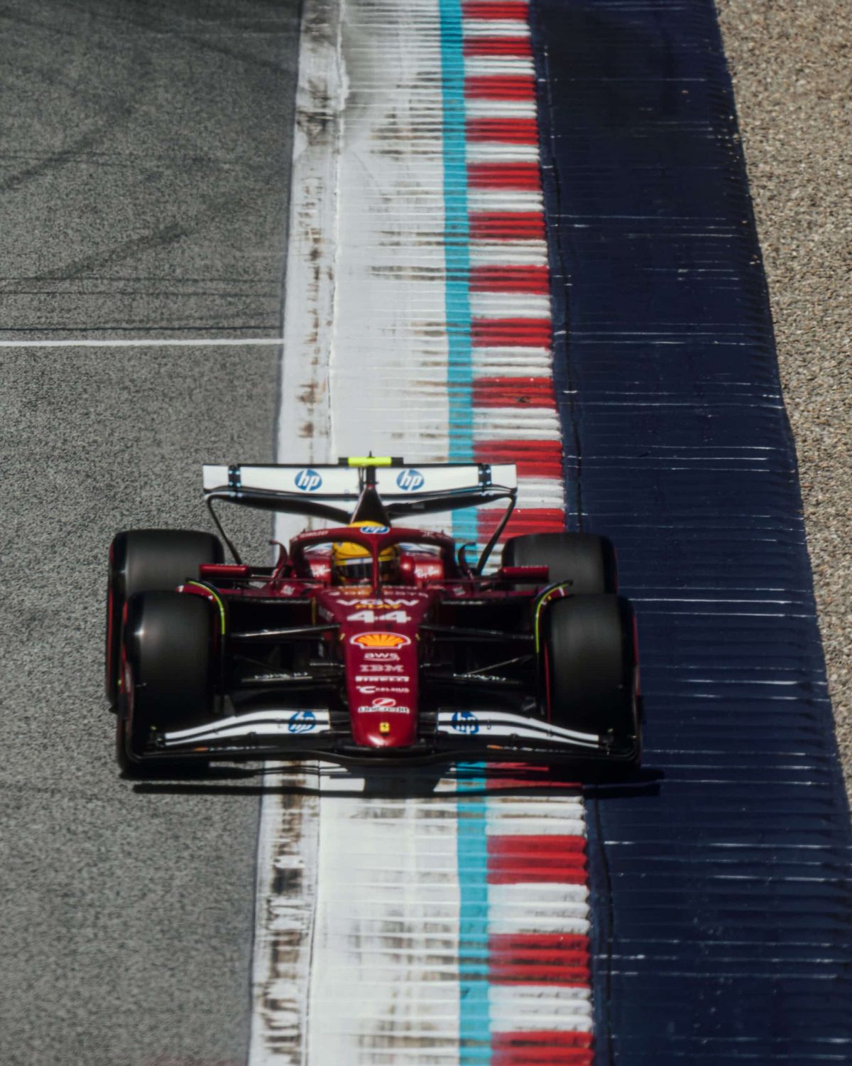 Az F1-ben Hamilton megosztja, hogyan csalódott a Ferrariban