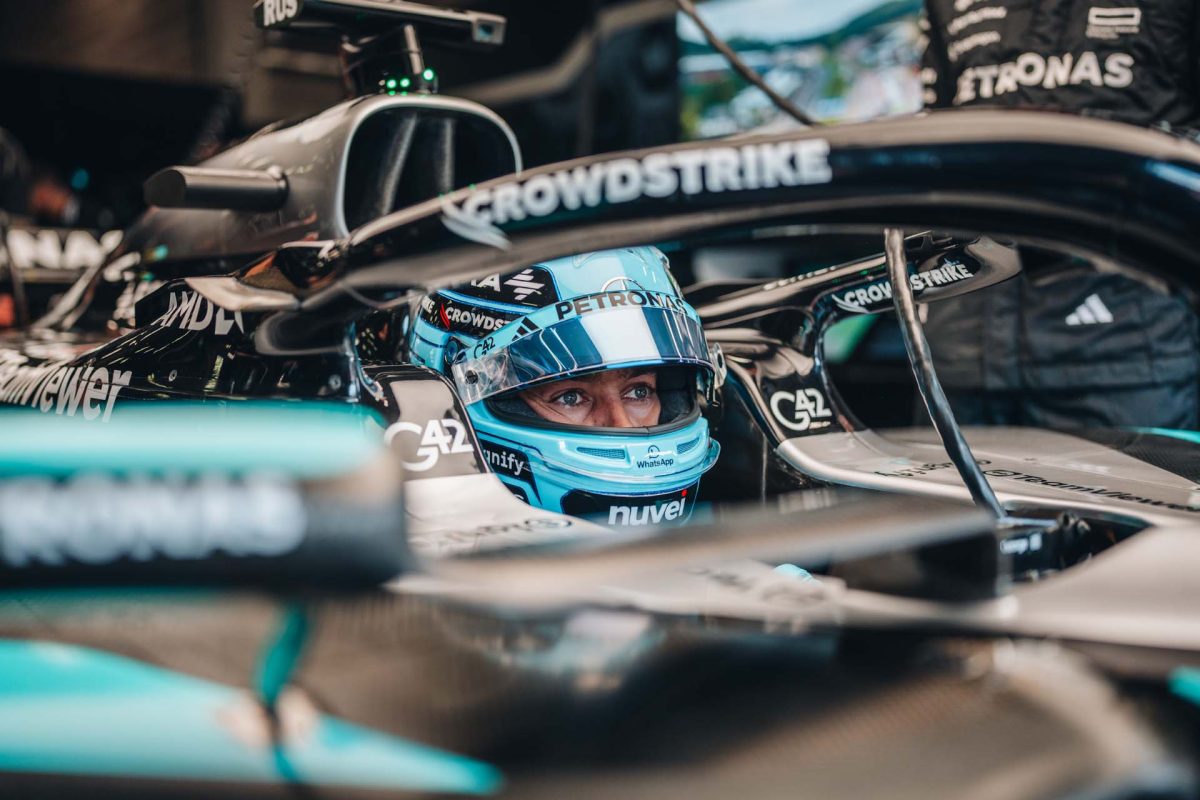 A cím lehetne: „Russell: Visszalépés a középmezőnybe – F1 pilóta érzékelhető változásáról beszélt