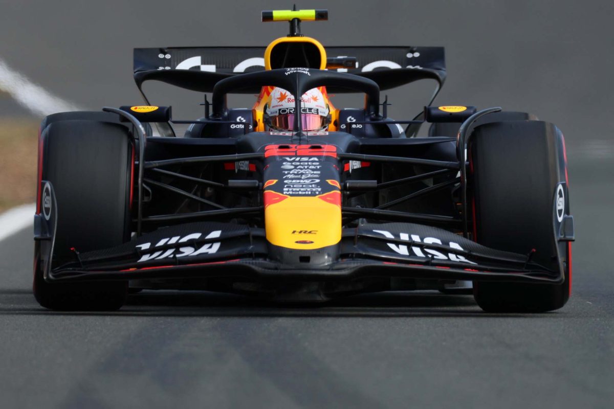 A Red Bull történelmi autót kínált Tsunodának a versenyen