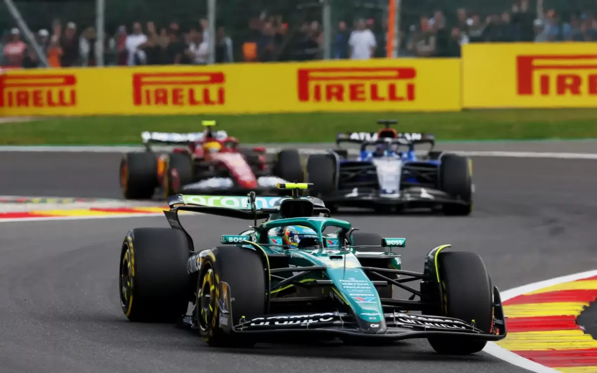 Hamilton, Alonso és Antonelli is büntetést kapott a Belga Nagydíj előtt