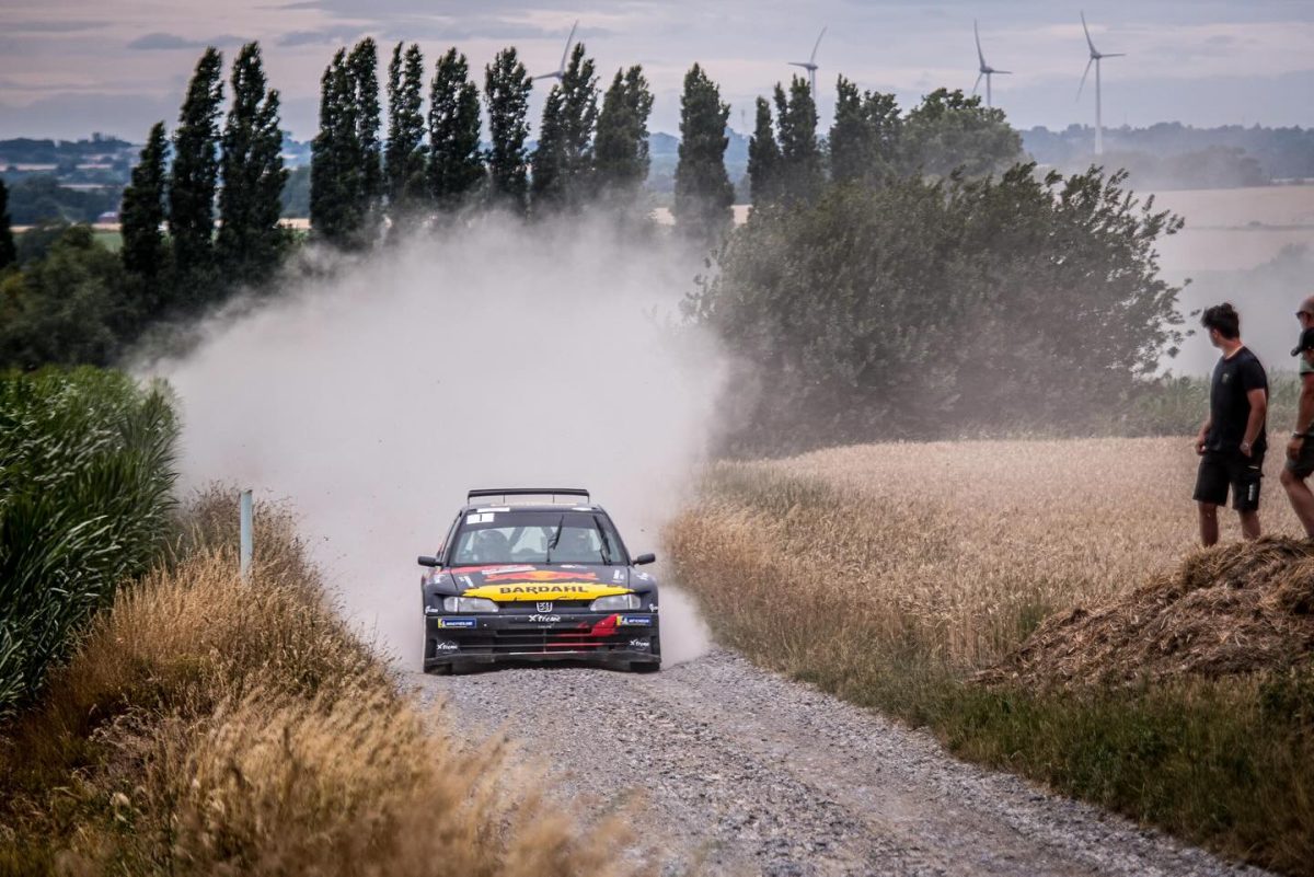 Loeb elképesztő teljesítményt nyújtott a Peugeot 306 Maxi volánja mögött