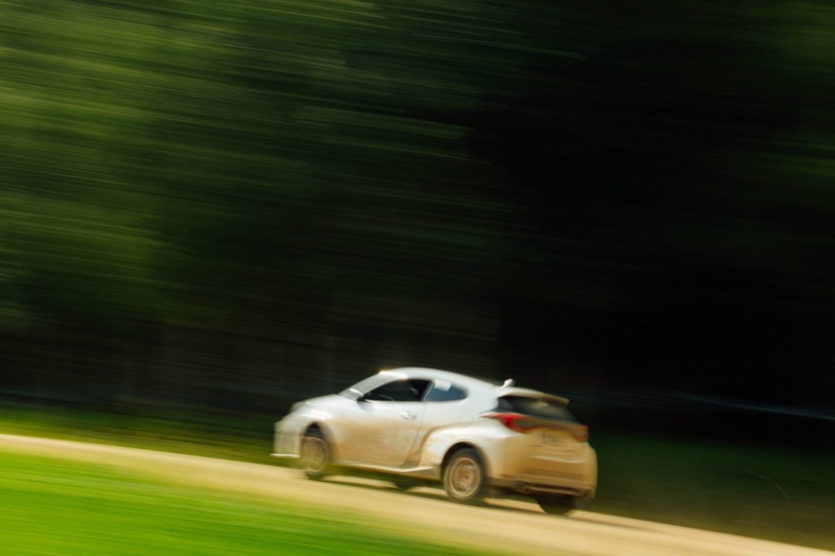 Négyszázezer forintos büntetést kaptak a versenyzők az Észt Rallyn