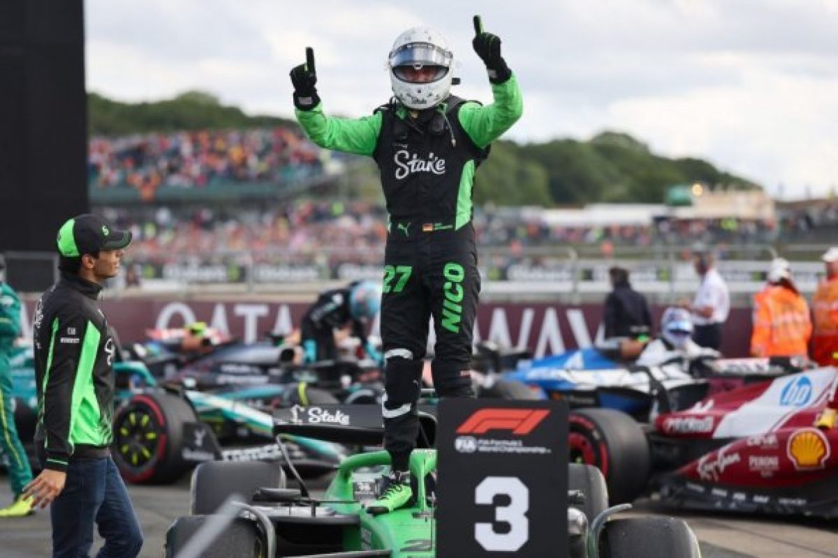 Az ellenzőket elnyomó hatalom