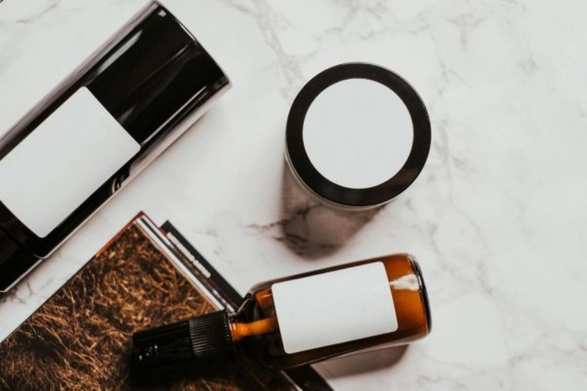 Címkék a mindennapokban: Az öntapadó címkék fontossága és használata