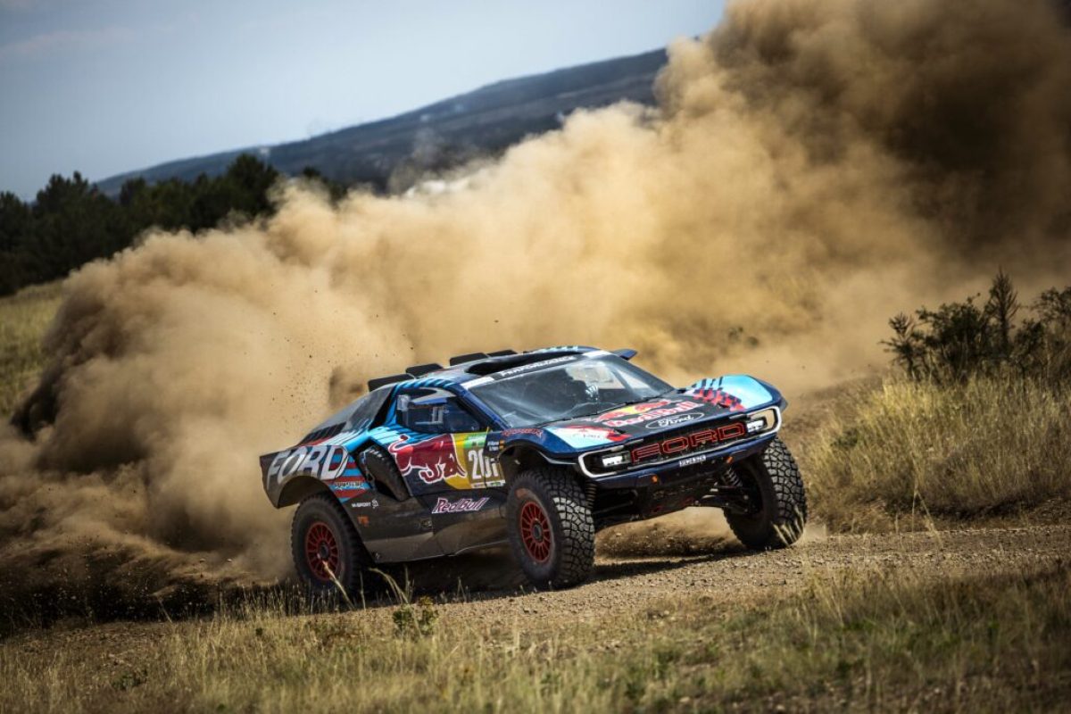 A Ford Raptor T1 lenyűgöző show-t adott Goodwoodban