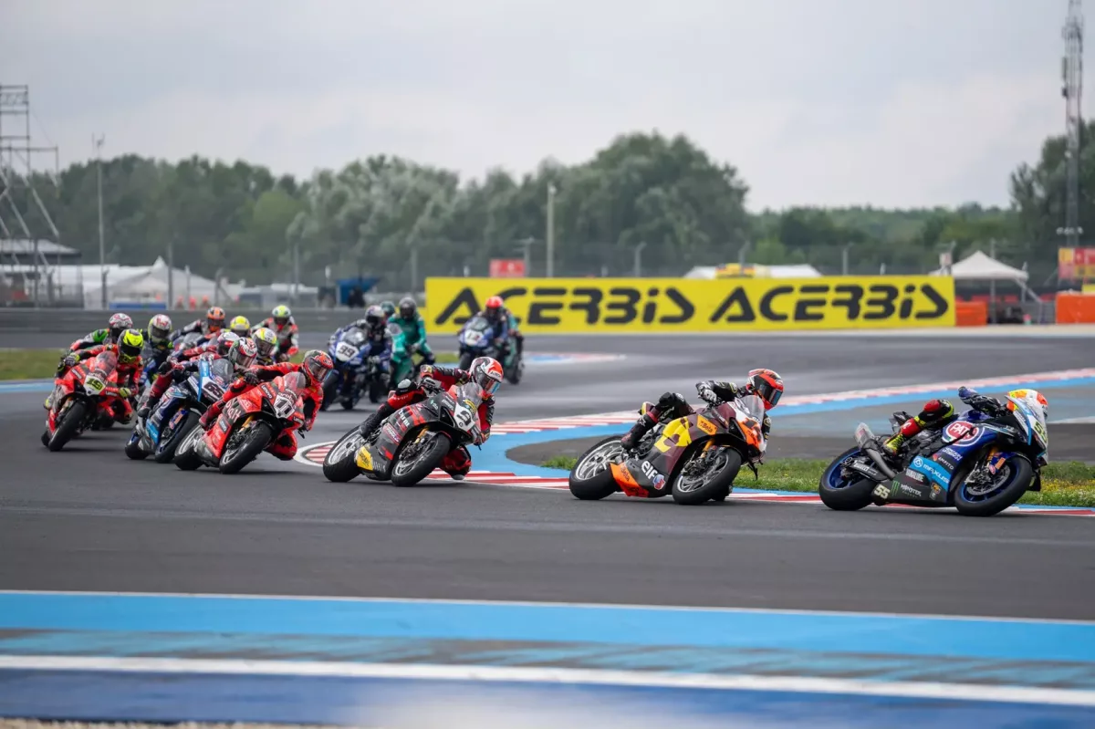 Petrucci az 1-es kanyar veszélyeiről: ‘Ma nem volt bukás, mert több pilóta volt a kórházban, mint a pályán’