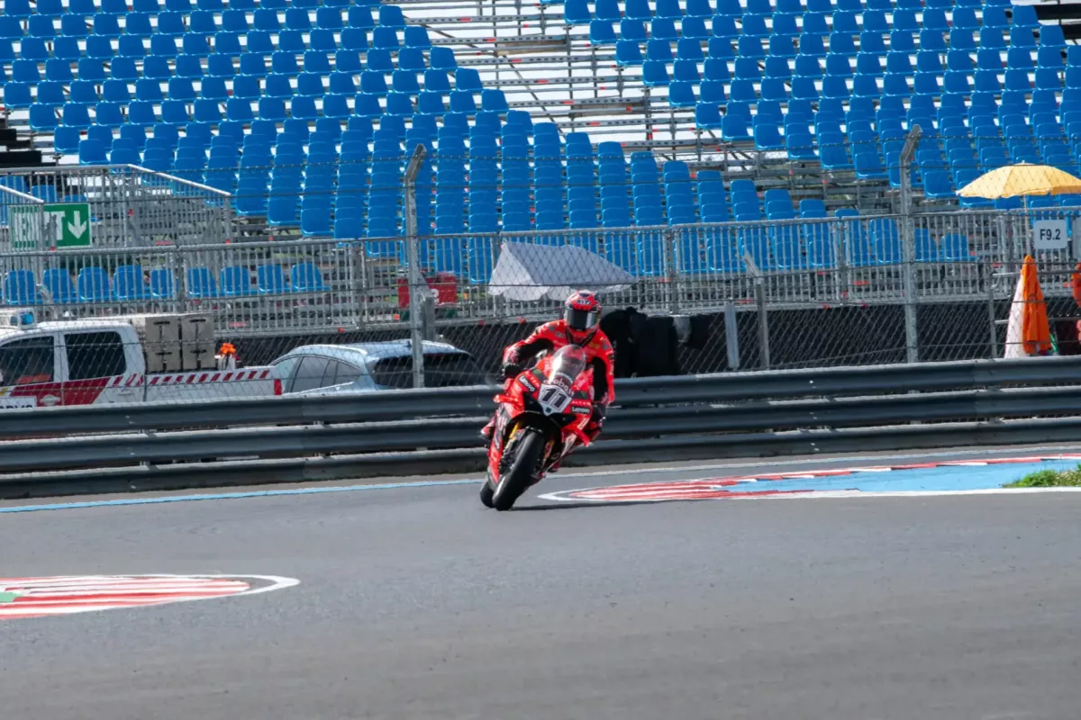 Nehézkes kezdet a Balaton Parkban: Utas voltam a motoron