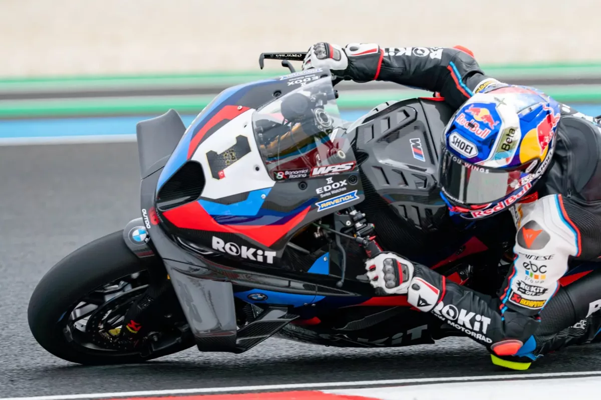 Razgatlıoğlu hibája ellenére történelmi futamgyőzelmet aratott a Balaton Parkon