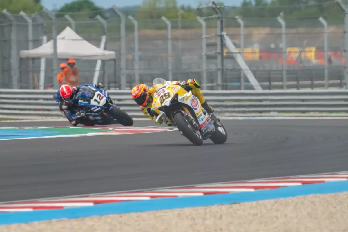 Iannone bocsánatot kér az általa okozott tömegbaleset után