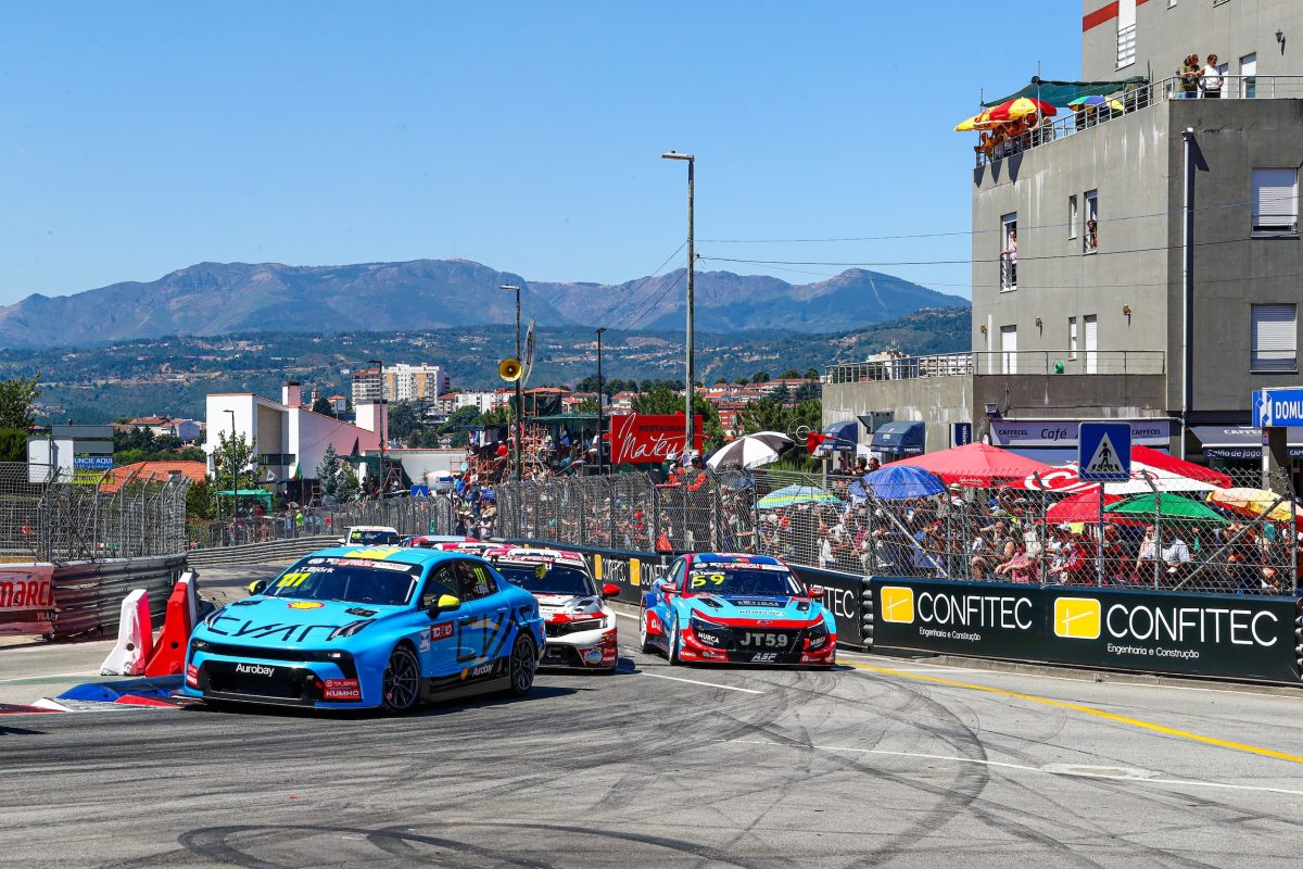 Életveszélyes pillanatok a Michelisz győzelme mögött: Halálközeli élmény a versenyen