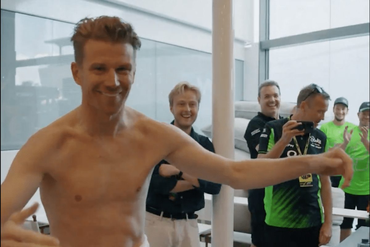 Kérésre nem, félmeztelenül viszont igen – A Sauber csapat különleges ünneplése