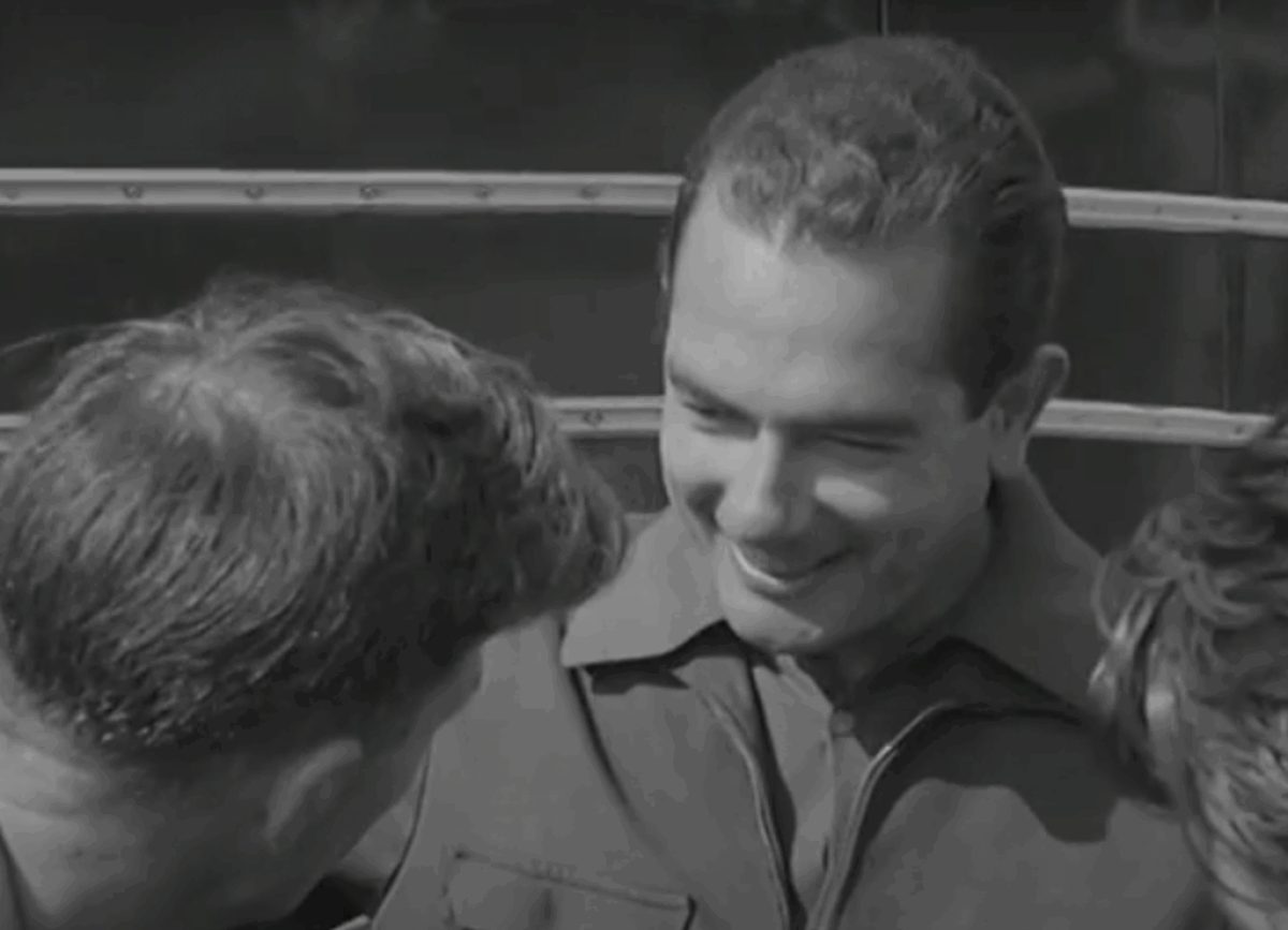 A „Botrány a Ferrarinál: a pilóta lepofozta a csapatfőnököt” cím hatásos lehet.