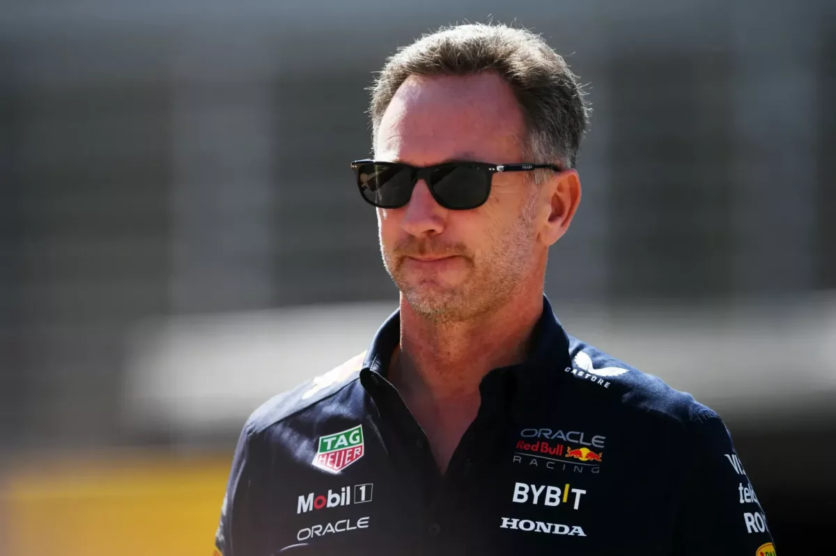 Az ajánlott cím: „Kíméletlen döntés – A Red Bull végzett Hornerrel a halálhír után