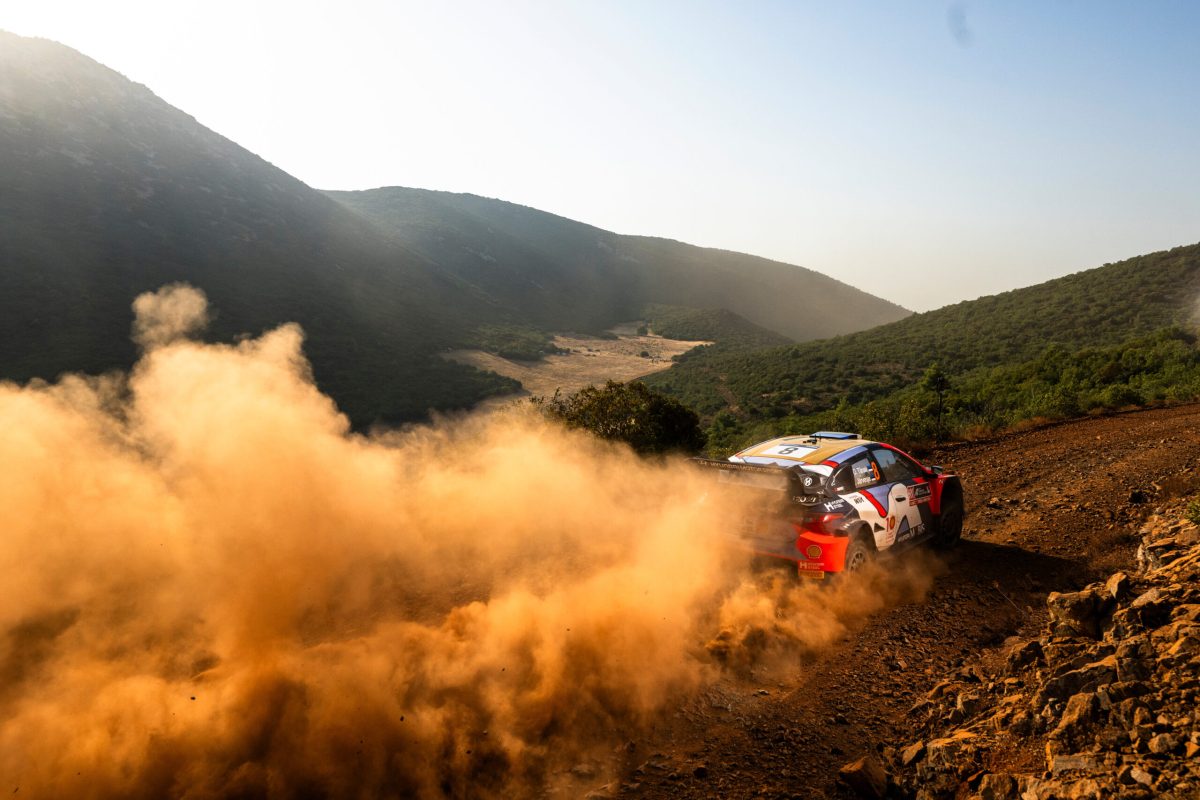 A „Tänak szerint a világbajnokság sorsdöntő pillanata közeleg” cím hatásos lehet.