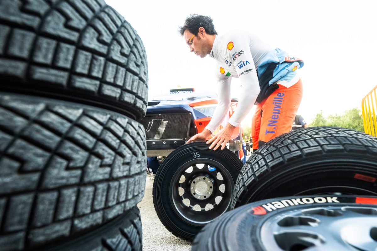 A Hankook cáfolta Thierry Neuville állításait az abrocsnokról
