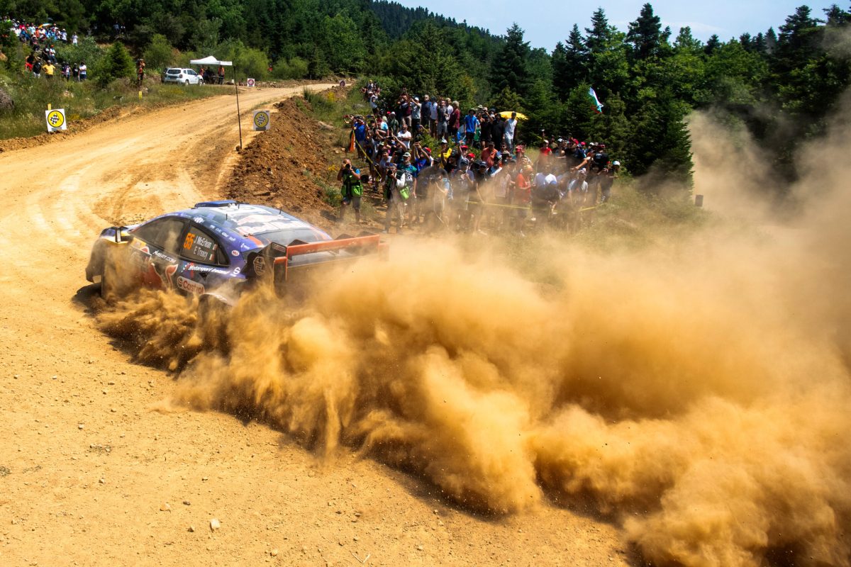 Richard Millener motiválja az M-Sport versenyzőit a további fejlődésre