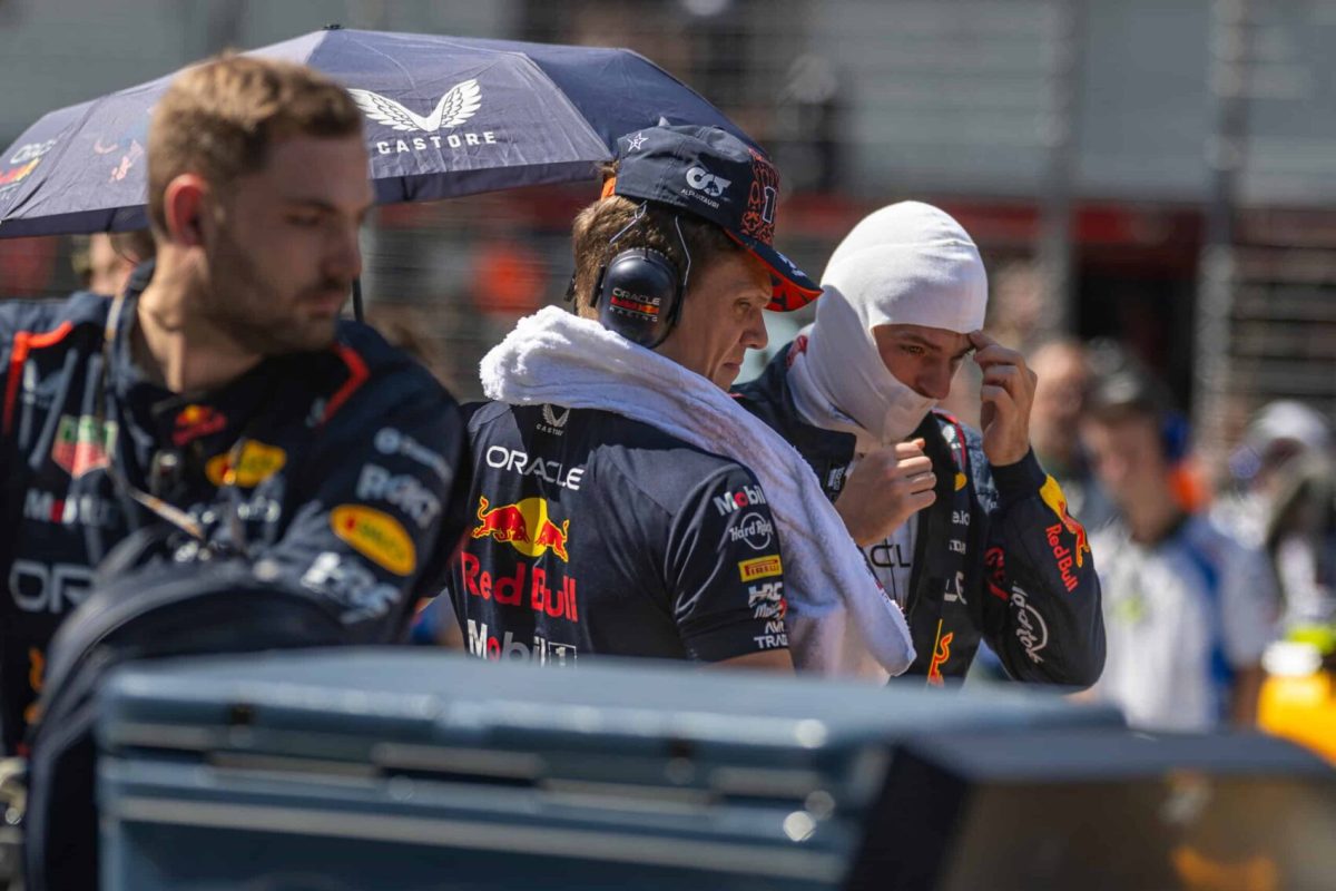 Russell visszautasítja a Mercedes ajánlatát, Verstappen szabadságra megy – Friss hírek a Forma-1 világából