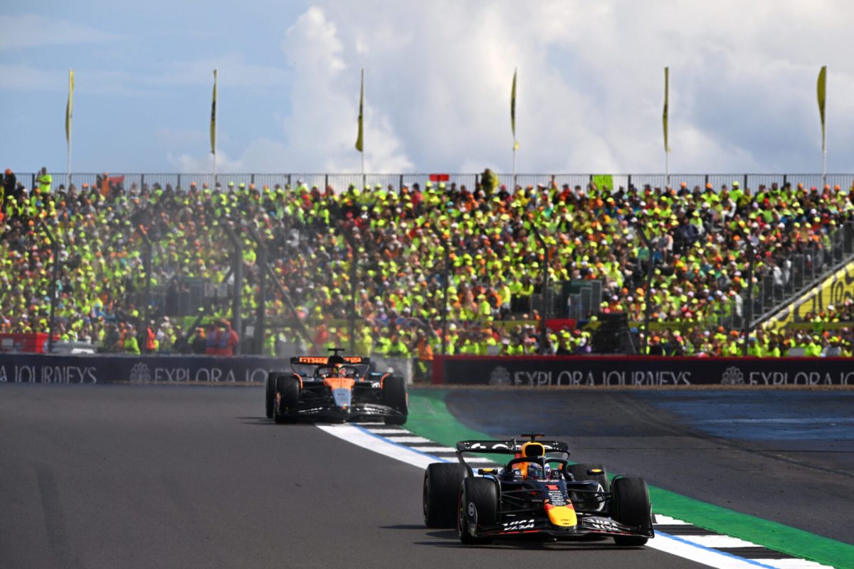 A McLaren főnökei és Verstappen is túl keménynek tartja a Brit Nagydíjat eldöntő büntetést