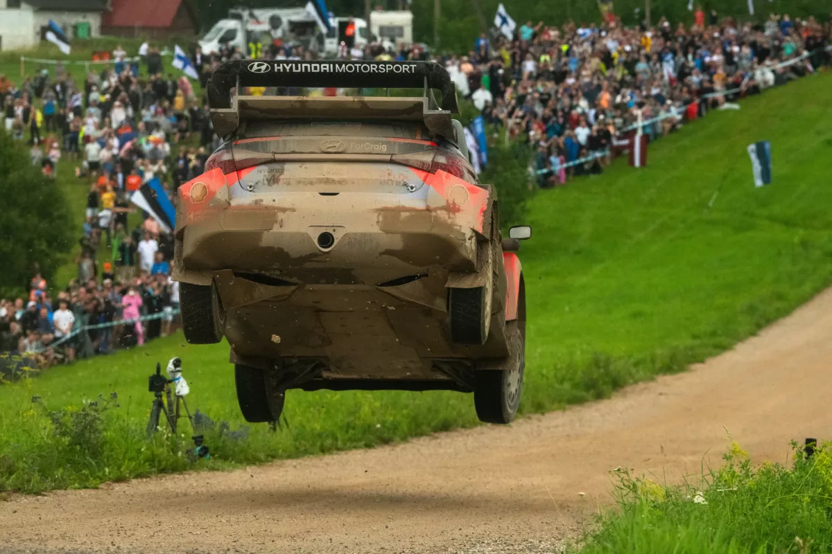 Thierry Neuville: Padlógázzal Finnországban