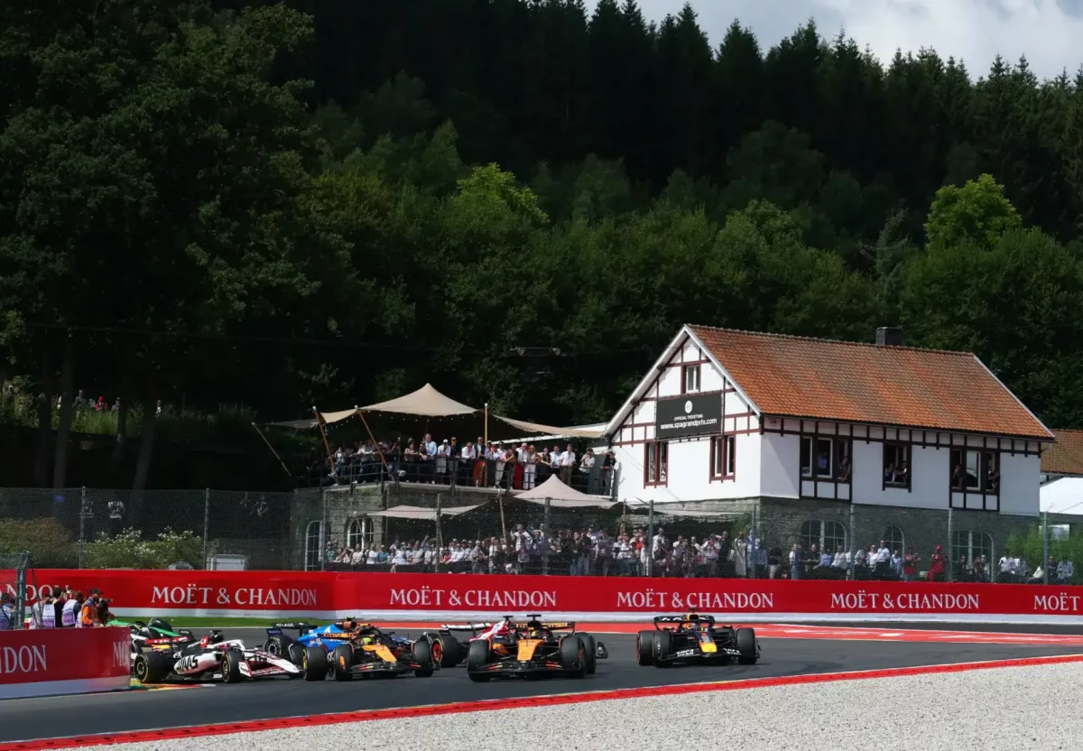 A McLaren csapatfőnöke szerint a Belga Nagydíjon rögtön az első körben borult lehet minden