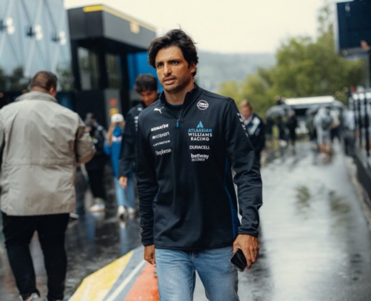 Sainz történelmet írt: negyedik pilóta, aki a bokszból rajtol Spában