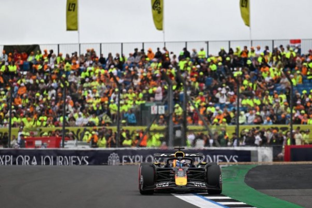 ÉLŐ: Brit Nagydíj, a futam