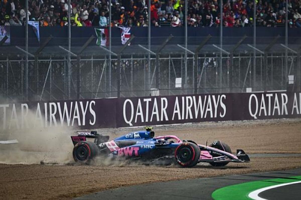 Colapinto hihetetlenül kápráztat a Brit Nagydíjon – bokszutcából rajtolva!