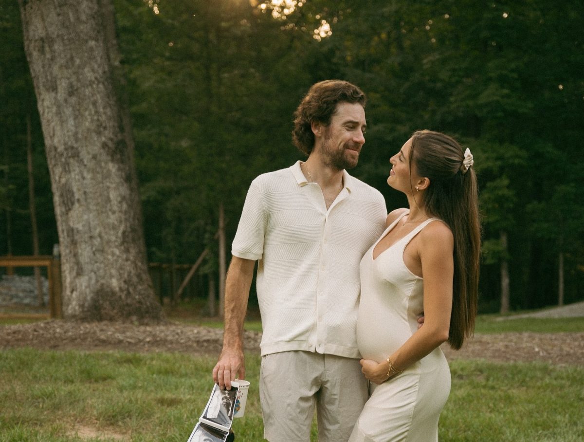 Ryan Blaney apasággal kapcsolatos izgalmas bejelentésére a következő címet ajánlom: „Ryan Blaney: Az autóversenyző gólyahírt jelentett be