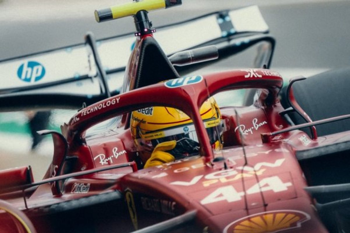 A Hamilton hibája az utolsó pillanatban elszakította az első helyet