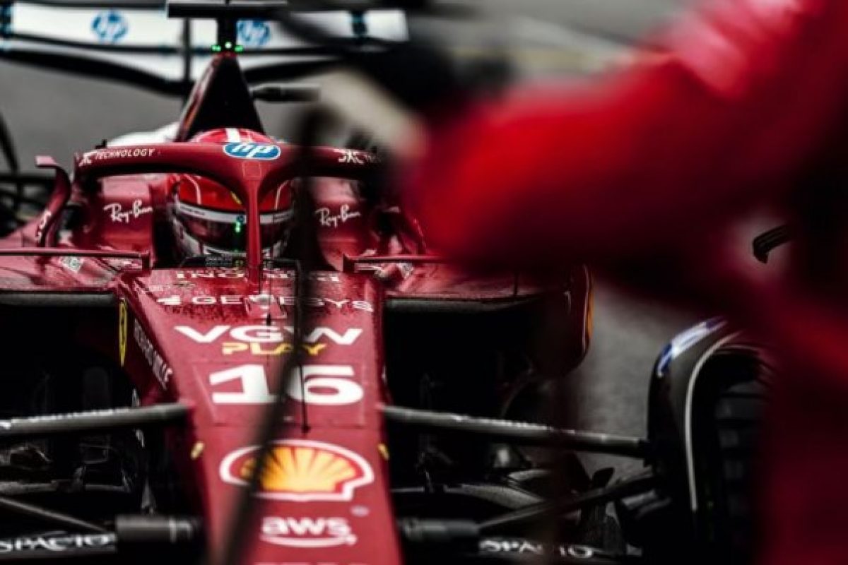 Leclerc döntése: Elutasítja a Hamiltonhoz való átigazolást a Ferrarinál