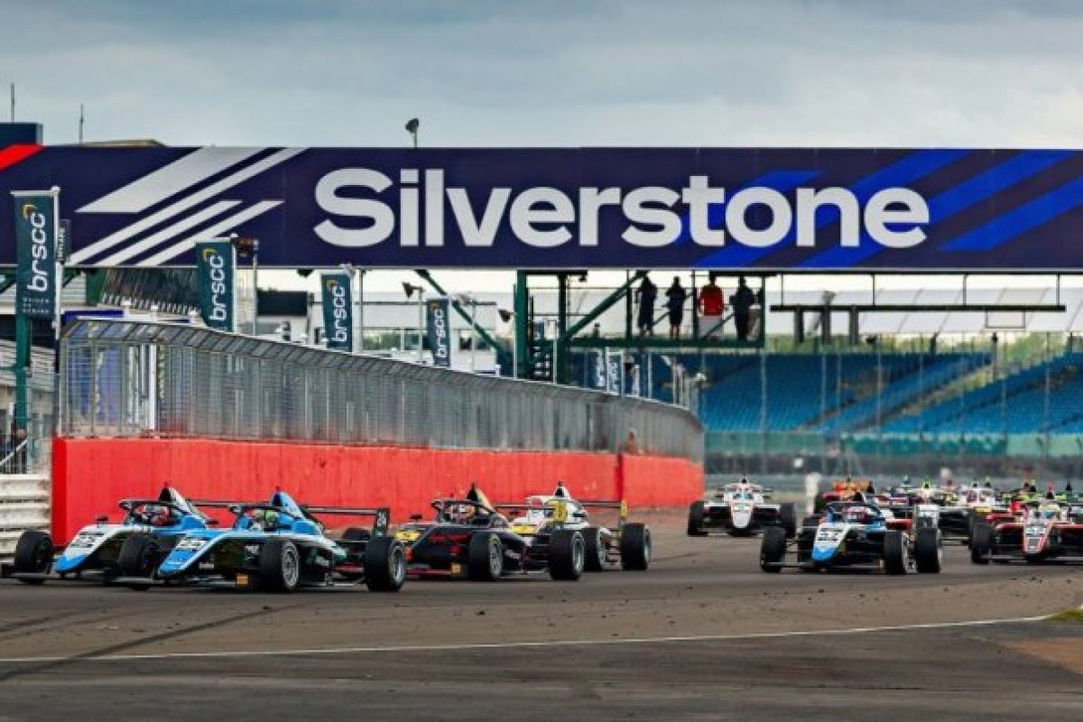 Molnár Martin részt vesz a Forma–1-es Brit Nagydíjon: Magyar pilóta készül bevetésre!